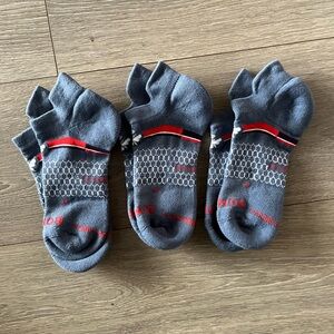 NWTOT Bombas Set of 3 No Show Tab Socks Size Medium in Blue Gray